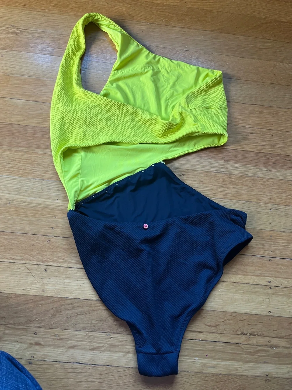 Red Carter cutout monokini bikini M 8 navy chartreuse textured buttons swimsuit